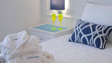 1 chambre, minibar, coffres-forts dans les chambres, bureau