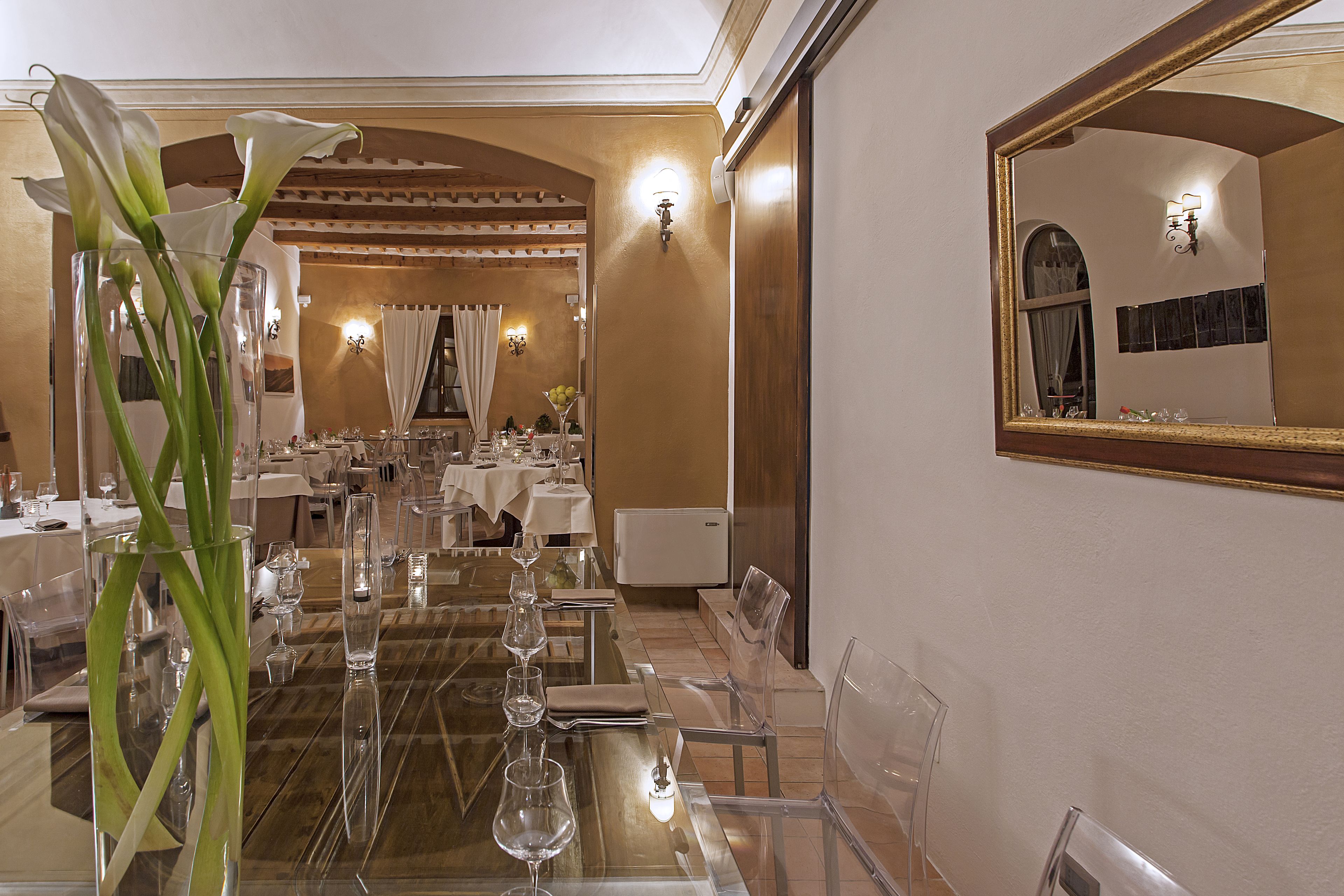 lunch and dinner served, al fresco dining