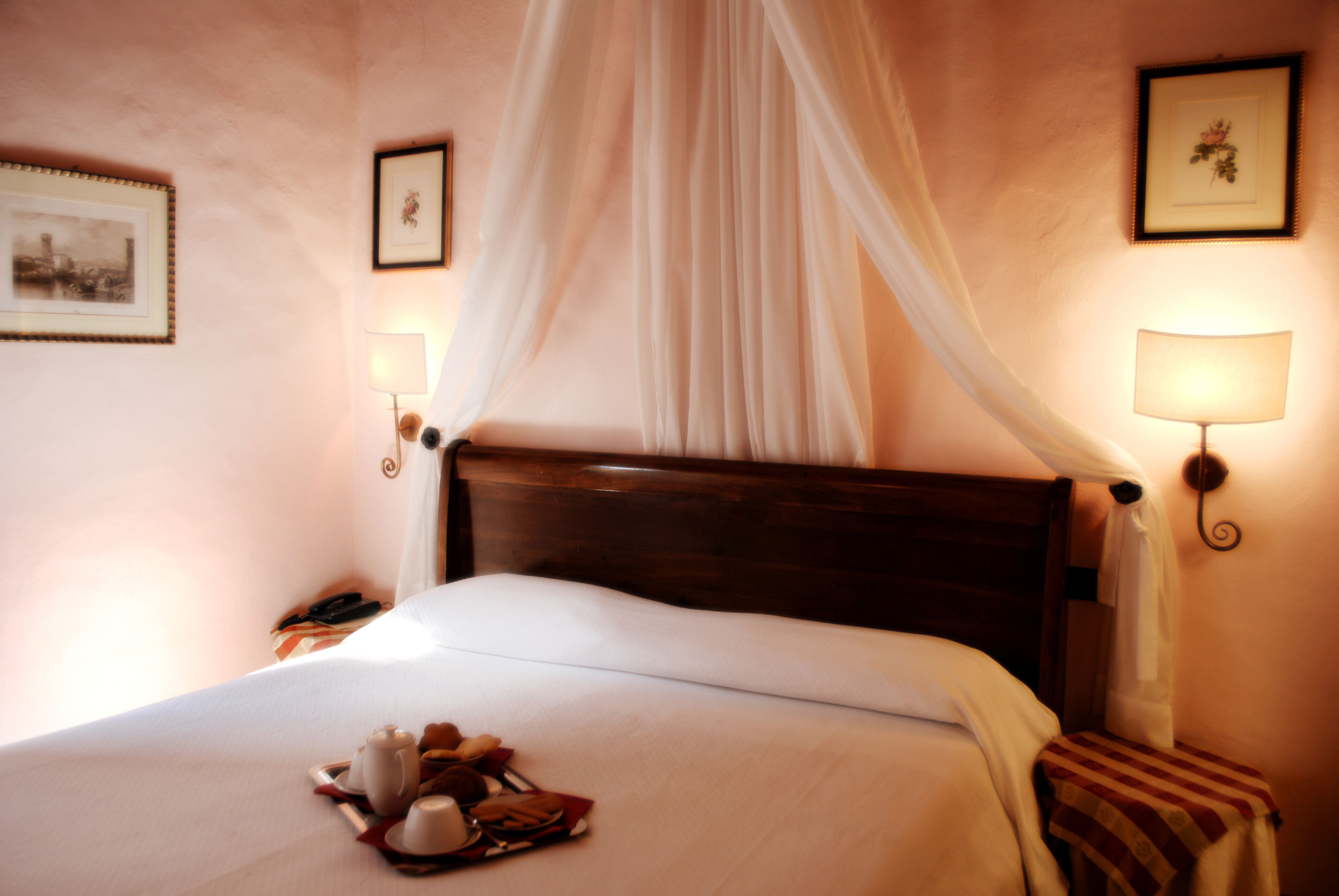 Minibar, in-room safe, free WiFi, bed sheets