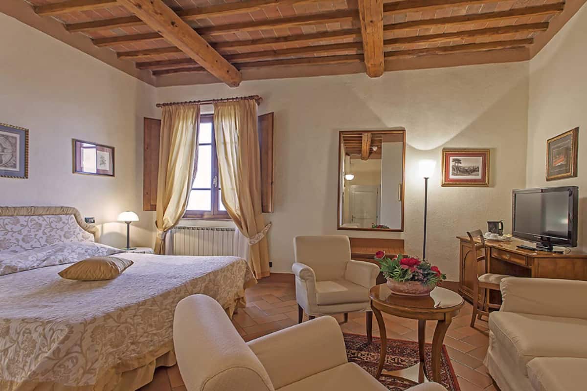 suite, valley view | 1 bedroom, minibar, in-room safe, free wifi