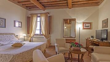 Suite, vue vallée | Minibar, coffres-forts dans les chambres, Wi-Fi gratuit, draps fournis