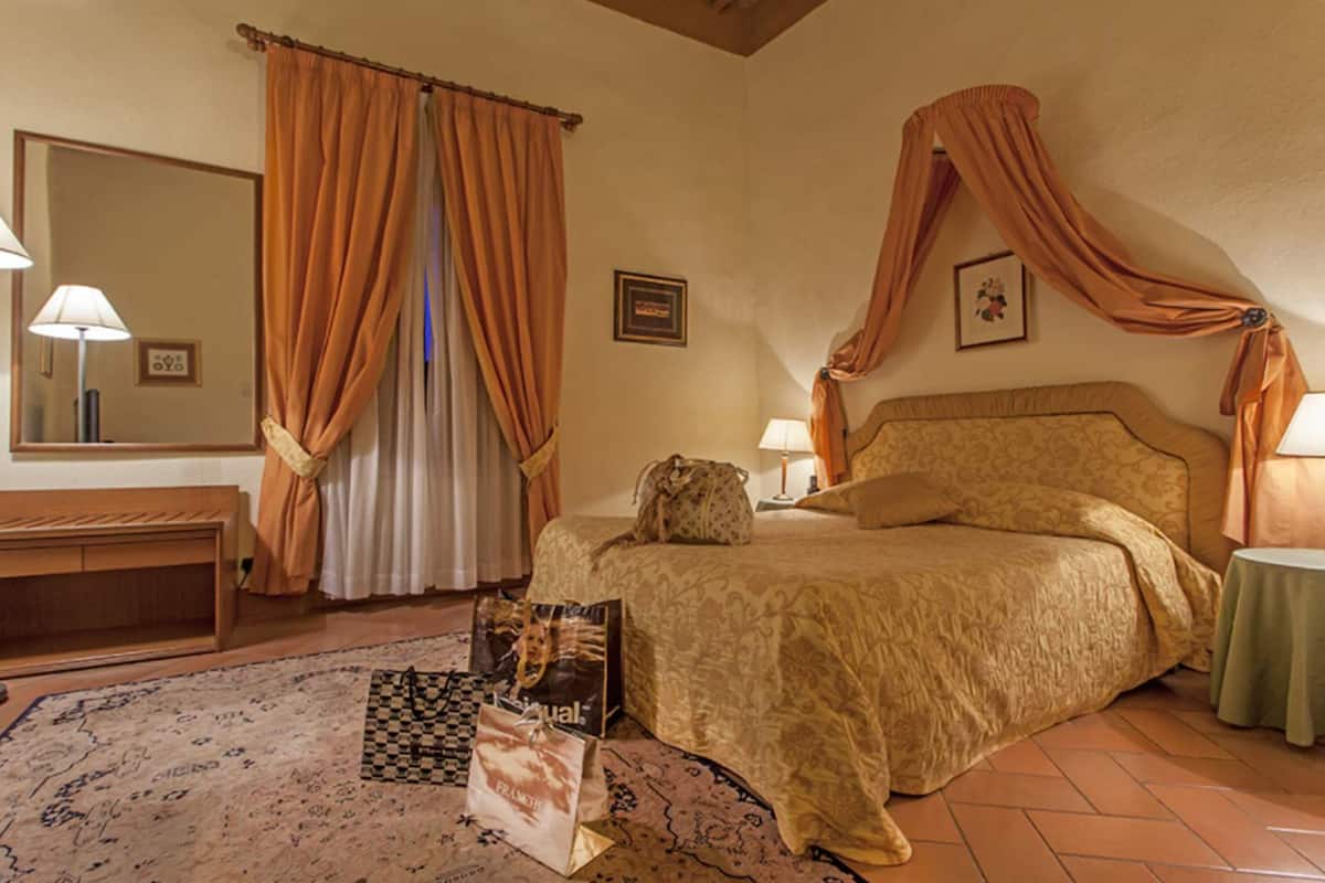 Superior Room | Minibar, in-room safe, free WiFi, bed sheets