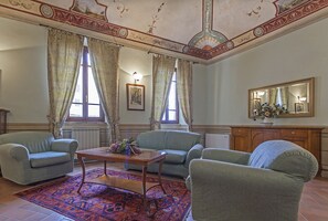 Lobby-Lounge