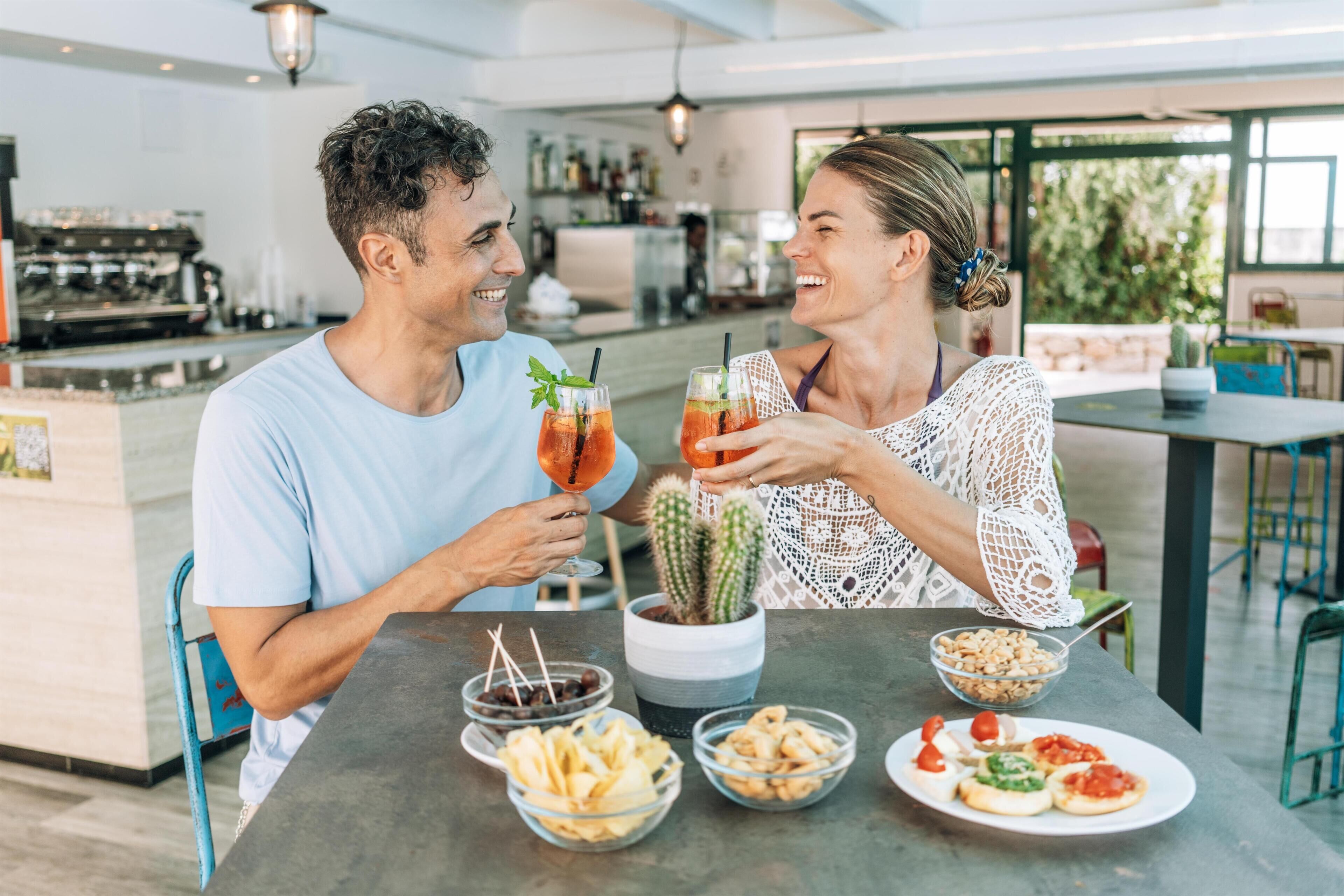 3 barer/lounger, bassengbar og strandbar