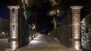 Entrada al alojamiento