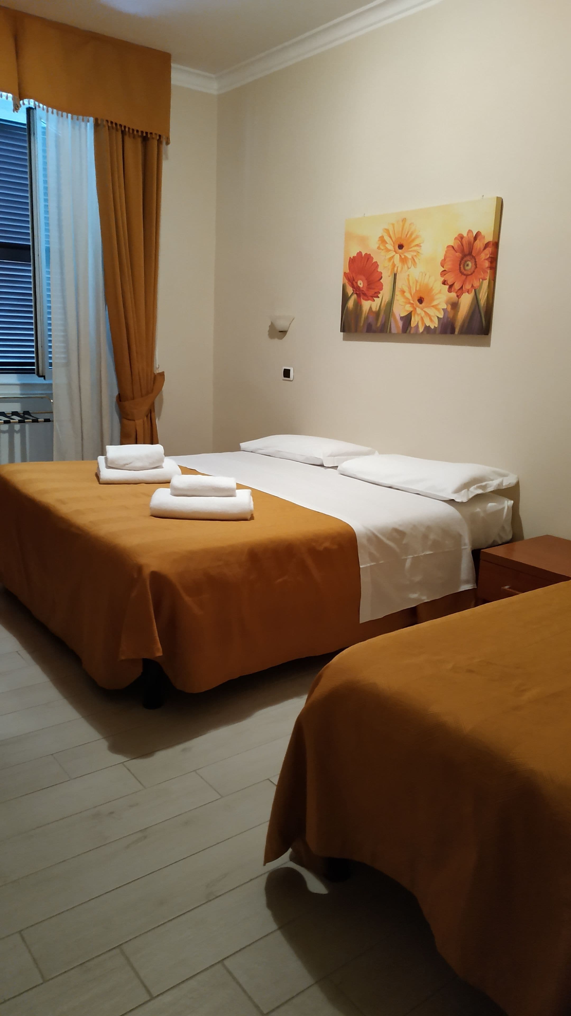 triple room | desk, blackout curtains, free wifi, bed sheets