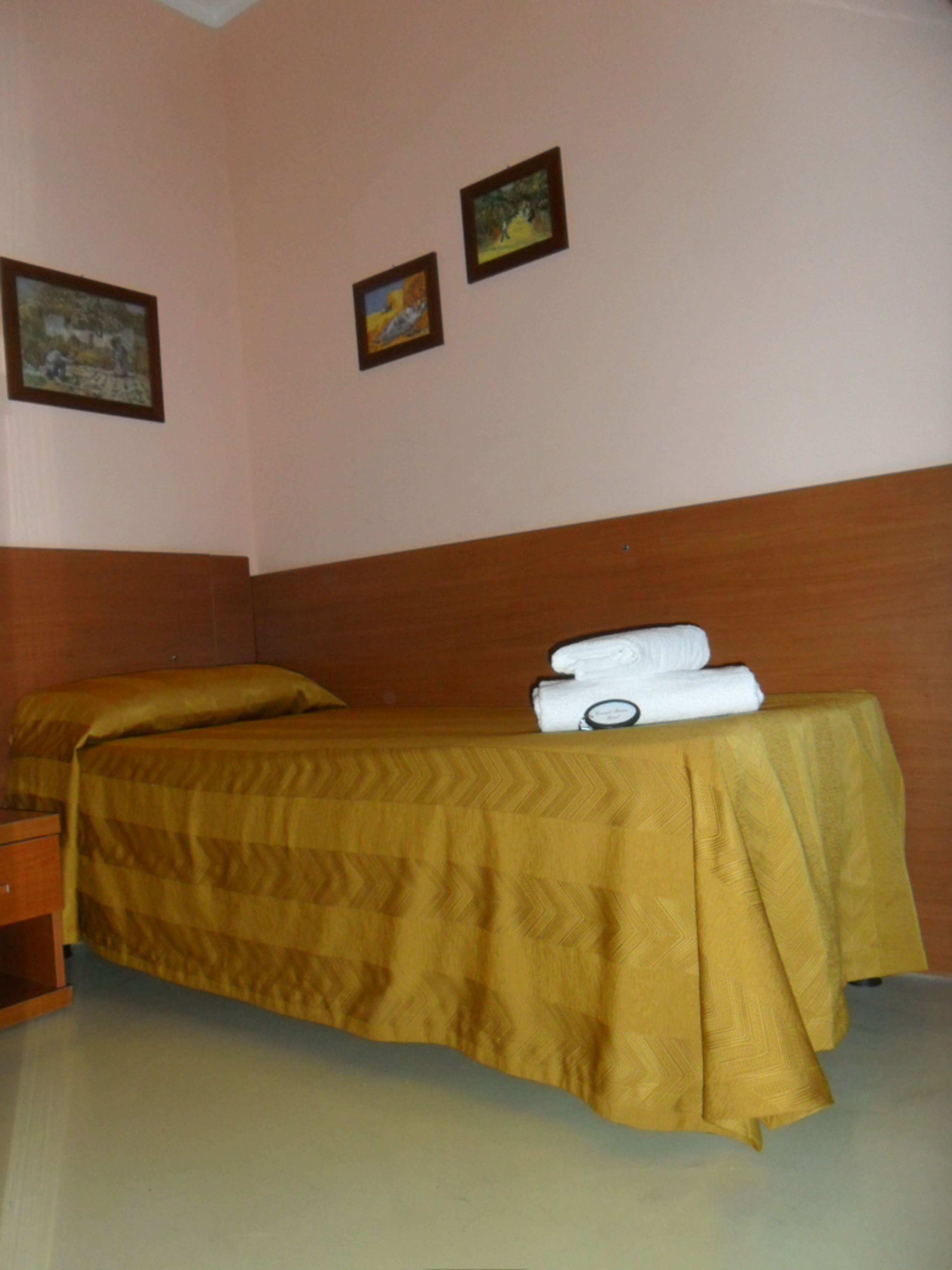 Schreibtisch, Verdunkelungsvorhänge, kostenloses WLAN, Bettwäsche