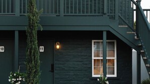 Unclassified image, 3 of 79, button - Le Petit Pali Brentwood West Los Angeles (Los Angeles)