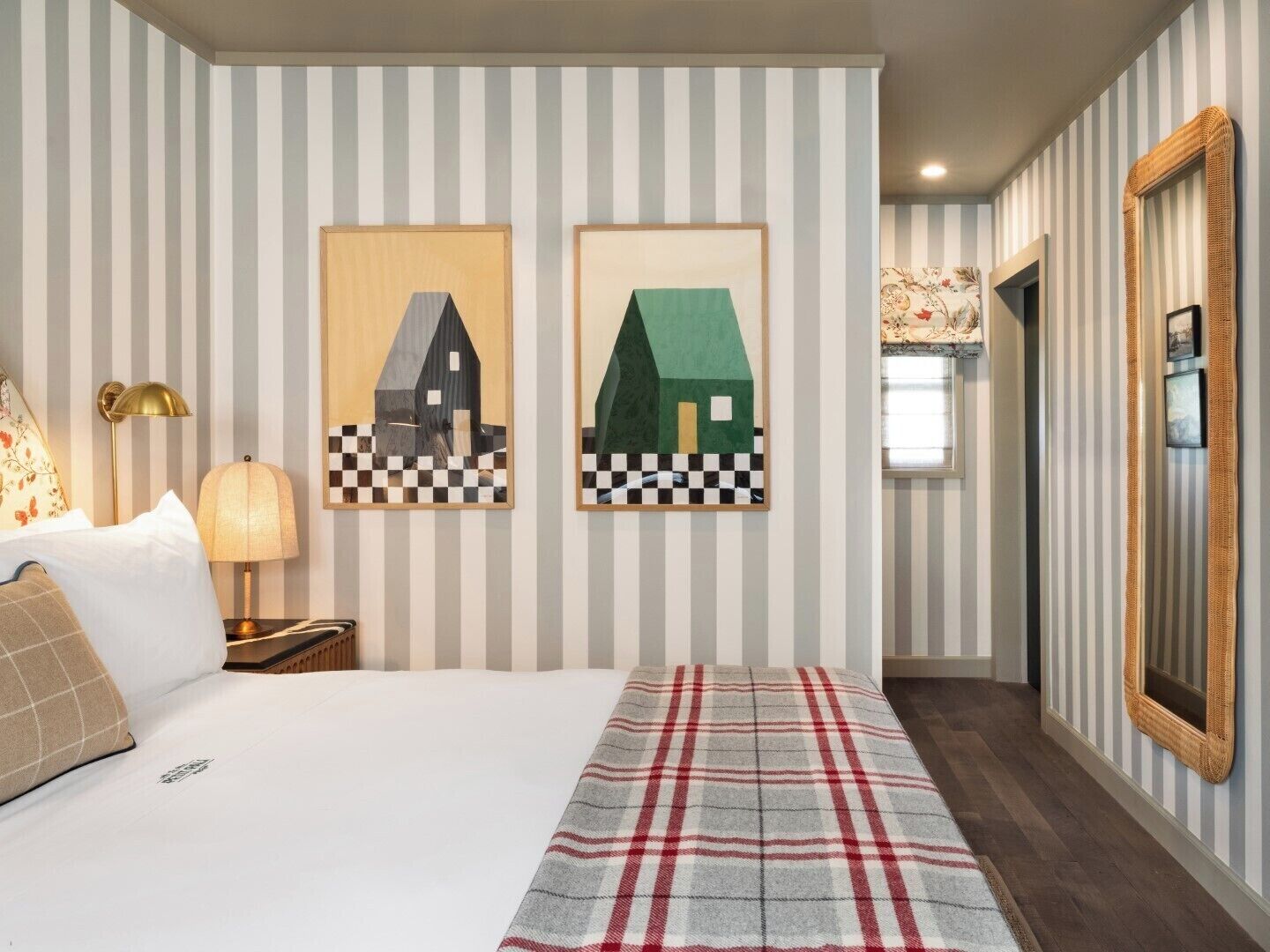 the king patio | 1 bedroom, frette italian sheets, premium bedding, down duvets