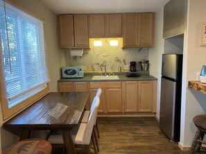 Luxury Suite, 1 Bedroom | Private kitchen