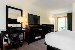 Room, Partial Lake View, Lakeside | Individually decorated, individually furnished, iron/ironing board