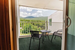 Room, Partial Lake View, Lakeside | Pemandangan balkoni