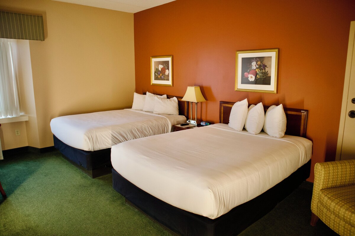 Family Room 2 Queen Beds