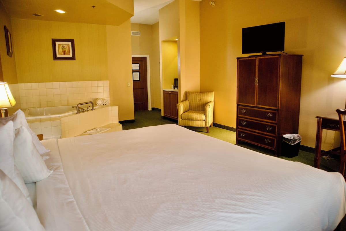 In-room safe, desk, laptop workspace, blackout curtains