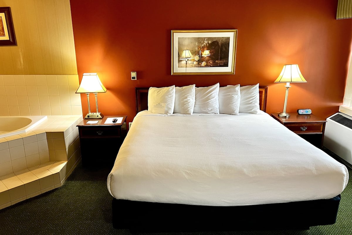 1 bedroom, in-room safe, desk, laptop workspace