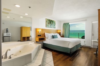 1 bedroom, iron/ironing board, free WiFi, bed sheets at Beachcomber Beachfront Hotel, a By The Sea Resort