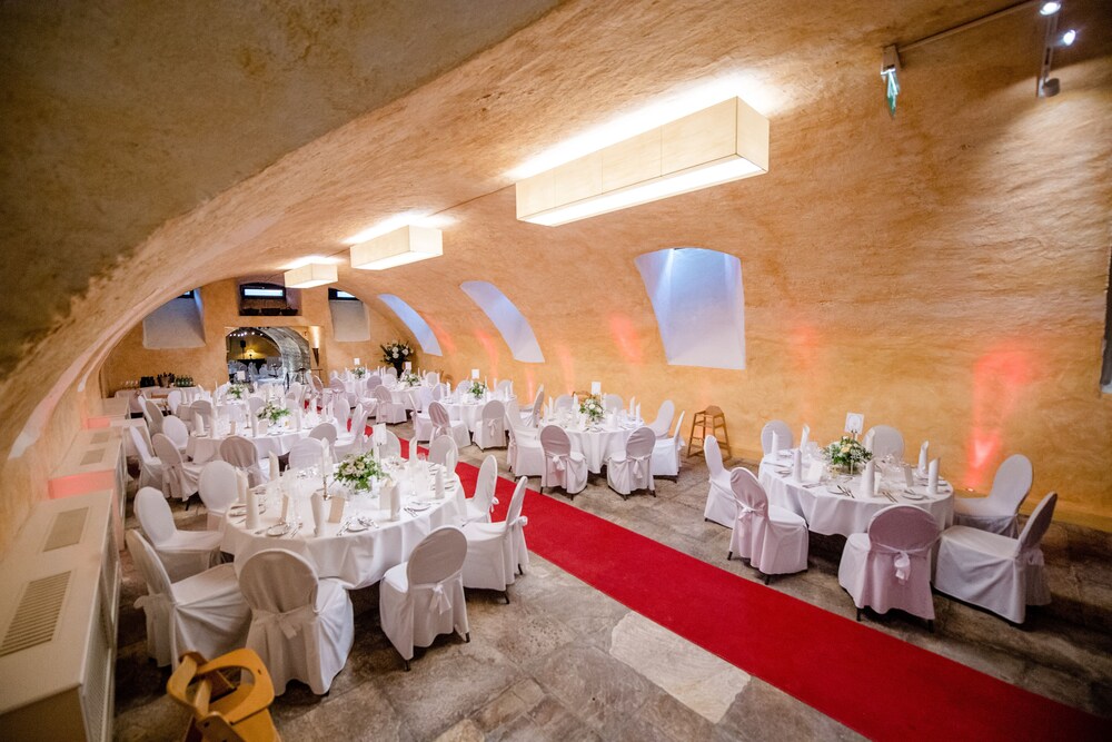 Hotel Deidesheimer Hof by null