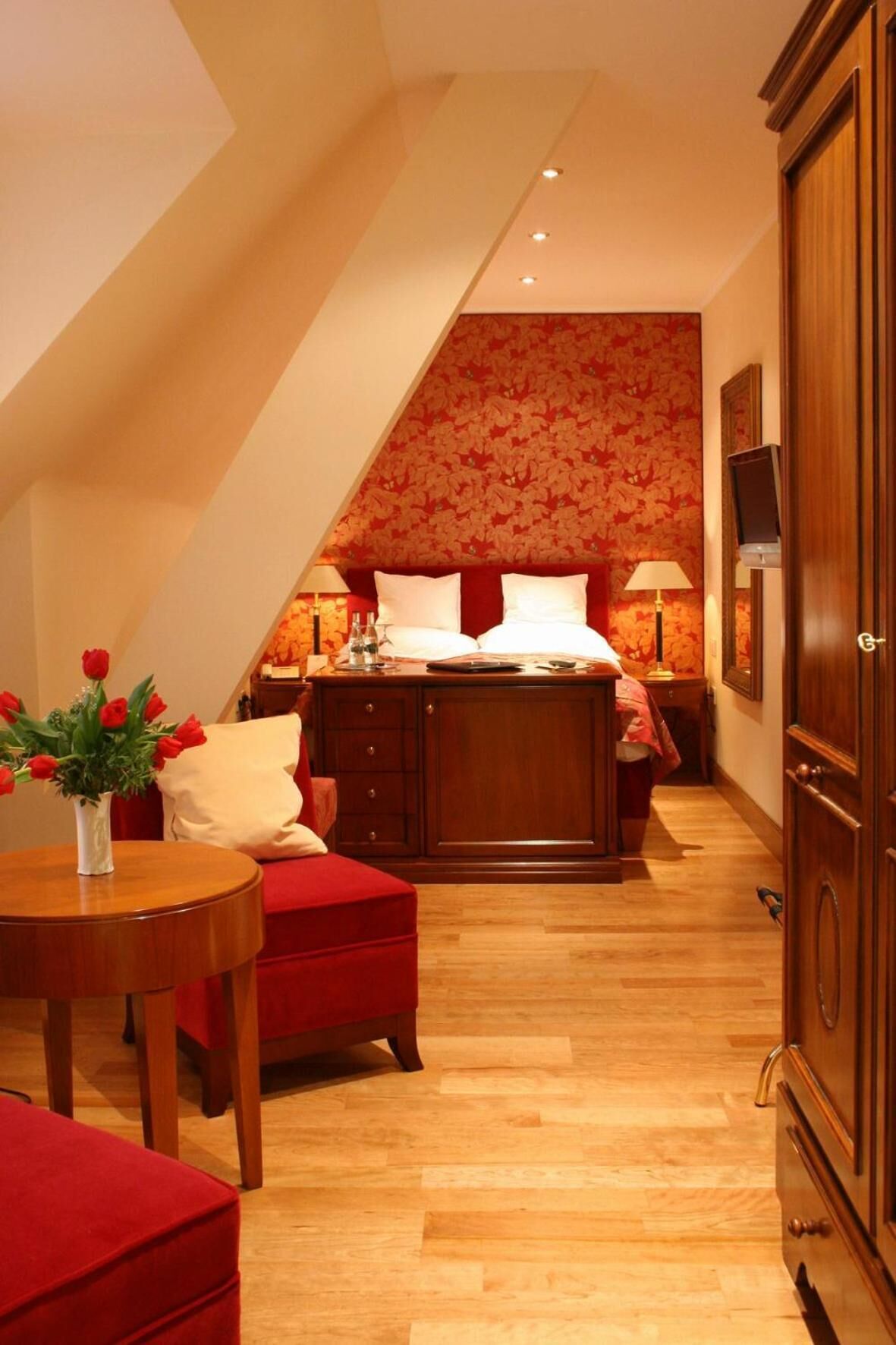 business double room | minibar, in-room safe, desk, soundproofing