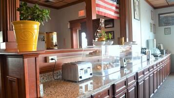 Free daily continental breakfast