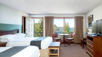 2 bedrooms, premium bedding, desk, blackout drapes