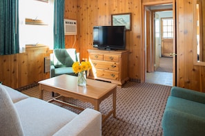 Overlook King Suite | Living area