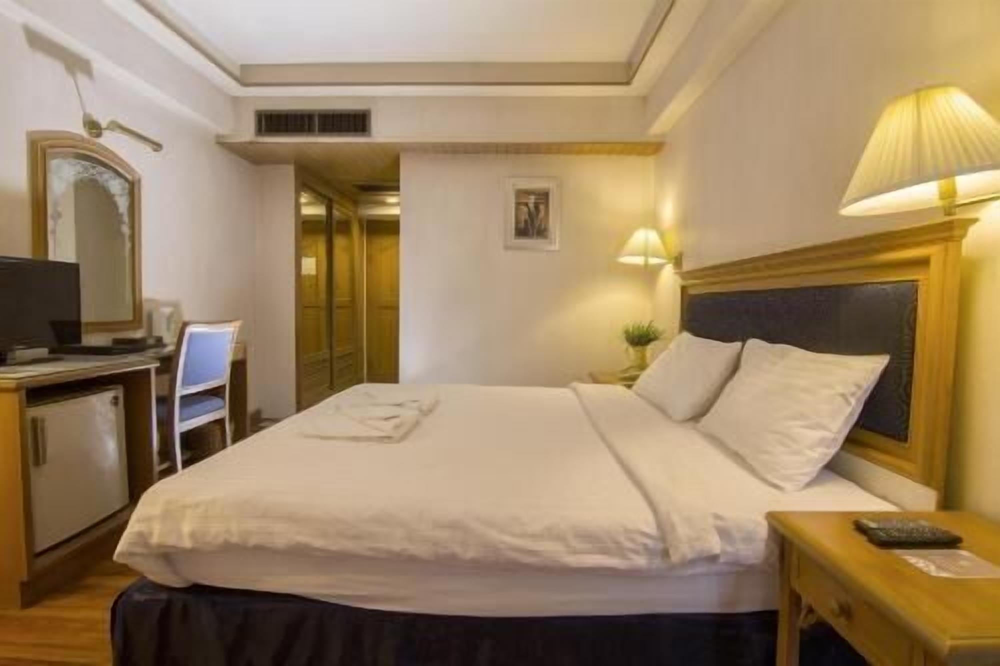 Allergikerbettwaren, Zimmersafe, Schreibtisch, Zustellbetten