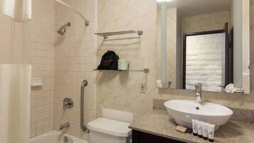 Combined shower/bathtub, hair dryer, towels