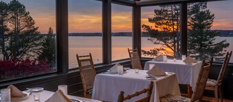 Spruce Point Inn