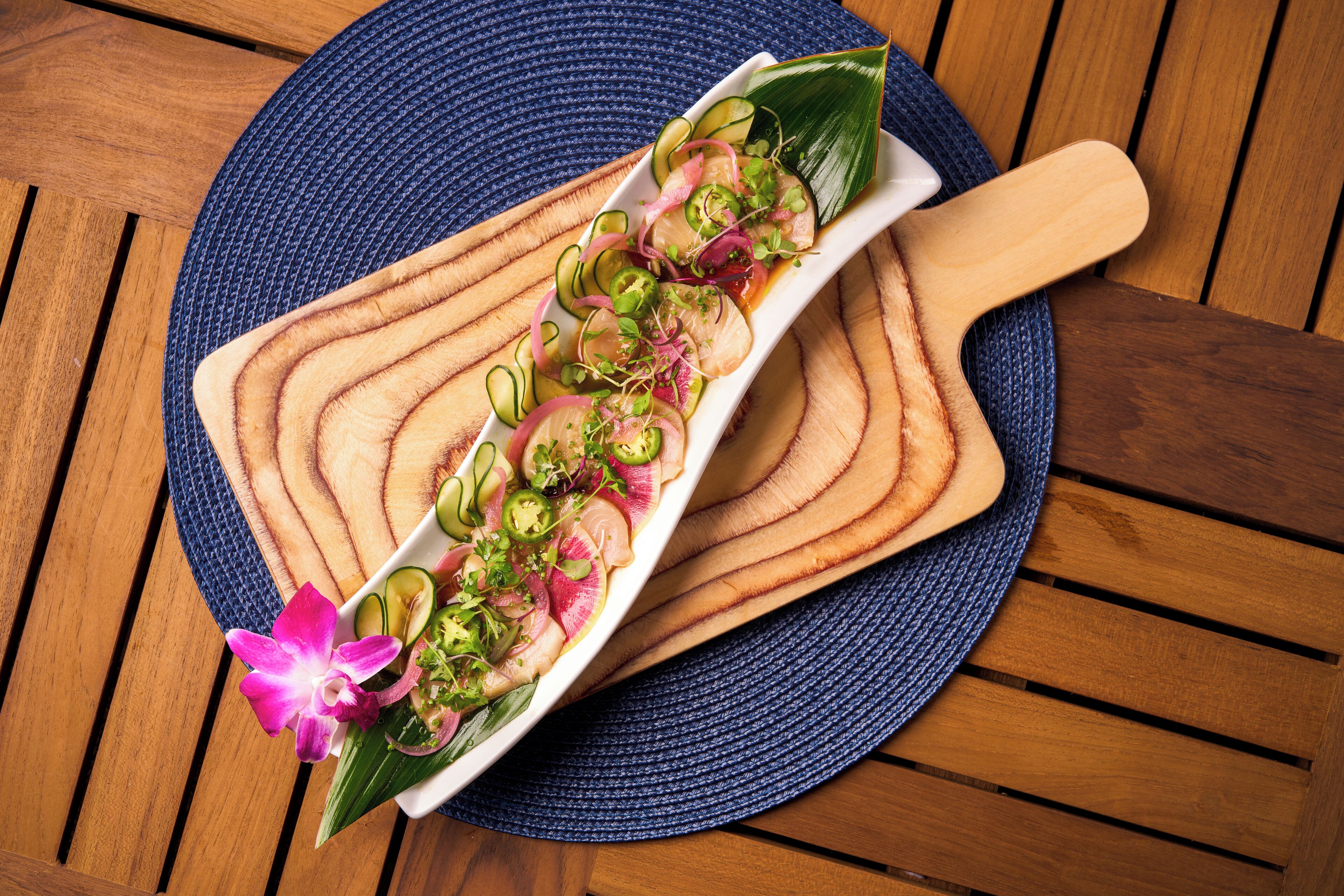 2 restaurants, breakfast, lunch, dinner served; american cuisine