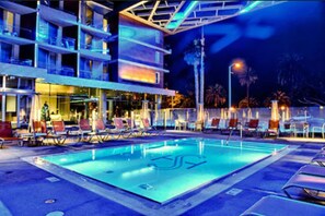 Outdoor pool, open 7:00 AM to 9:00 PM, cabanas (surcharge)