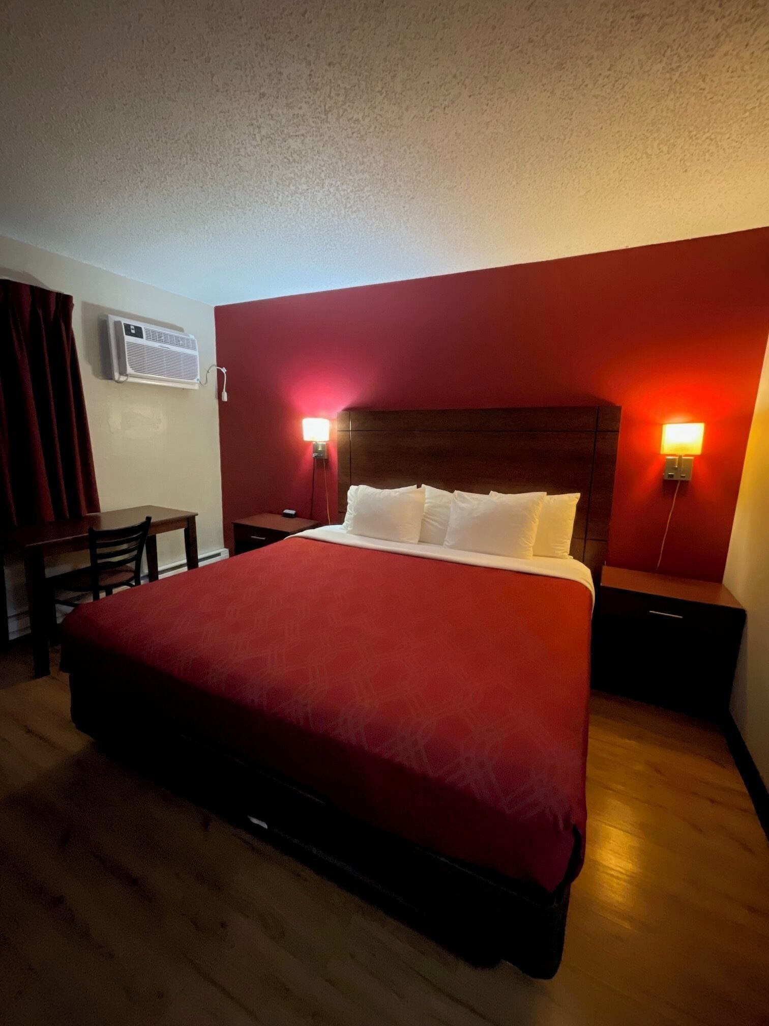 Premium bedding, iron/ironing board, free WiFi, bed sheets