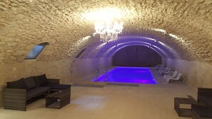 Piscine couverte, piscine extérieure (ouverte en saison)