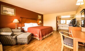 Room, 1 King Bed | Iron/ironing board, free WiFi, bed sheets - Rodeway Inn Bonifay (Bonifay)
