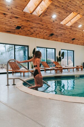 Indoor pool - Hotel Vienna (Windham)