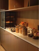 Desayuno continental gratuito y diario