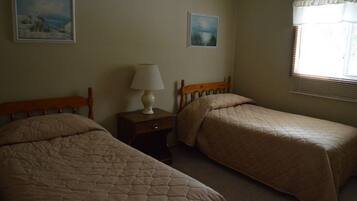 Family Room | Free WiFi, bed sheets, alarm clocks