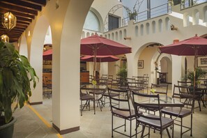 Breakfast, lunch and dinner served - Hotel Casa Conzatti (Oaxaca)