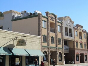 المنشأة من الخارج