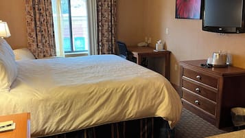 In-room safe, iron/ironing board, free WiFi