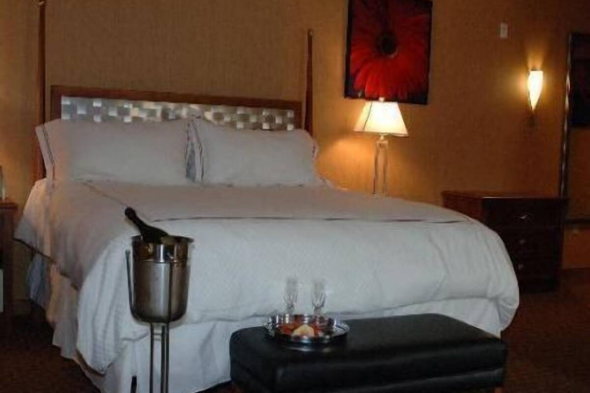 in-room safe, iron/ironing board, free wifi