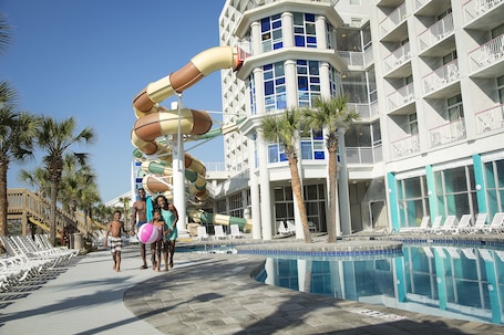 Crown Reef Beach Resort and Waterpark - Image 67
