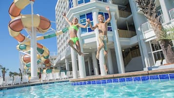 Een binnenzwembad, 2 buitenzwembaden