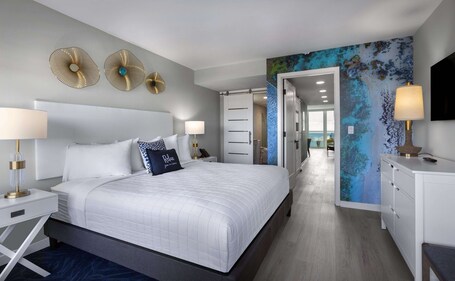 Crown Reef Beach Resort and Waterpark - Image 44