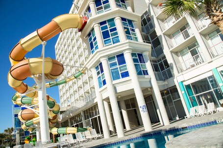 Crown Reef Beach Resort and Waterpark - Image 68