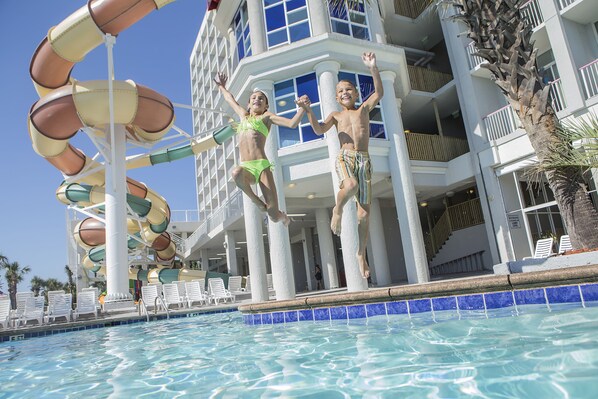 Indoor pool, 2 outdoor pools