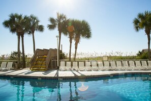 Indoor pool, 2 outdoor pools