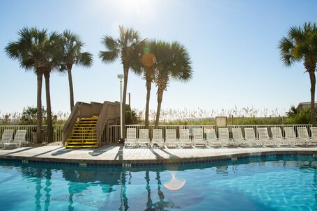 Crown Reef Beach Resort and Waterpark - Image 17
