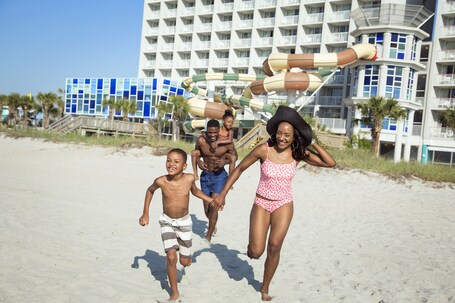 Crown Reef Beach Resort and Waterpark - Image 83