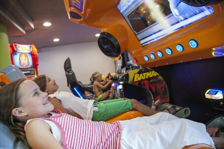 Crown Reef Beach Resort and Waterpark - Image 26