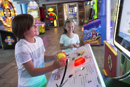 Crown Reef Beach Resort and Waterpark - Image 63